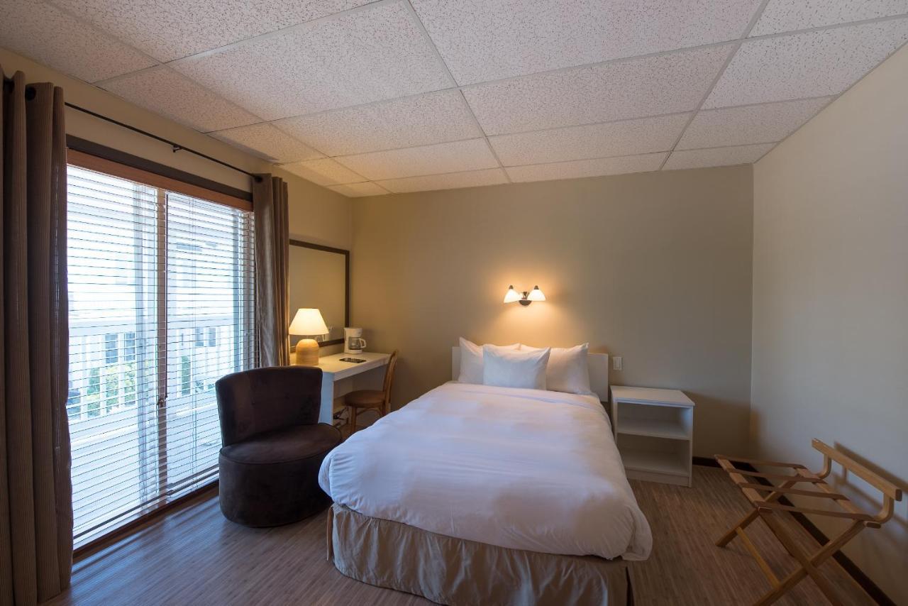 Hotel Aquamer Carleton-sur-Mer Екстериор снимка