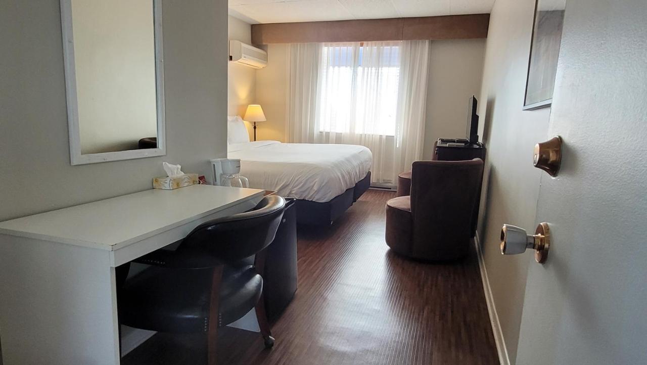 Hotel Aquamer Carleton-sur-Mer Екстериор снимка