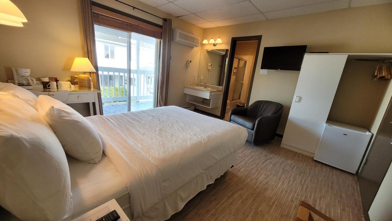 Hotel Aquamer Carleton-sur-Mer Екстериор снимка