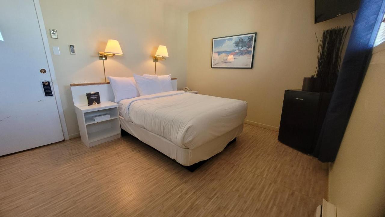 Hotel Aquamer Carleton-sur-Mer Екстериор снимка