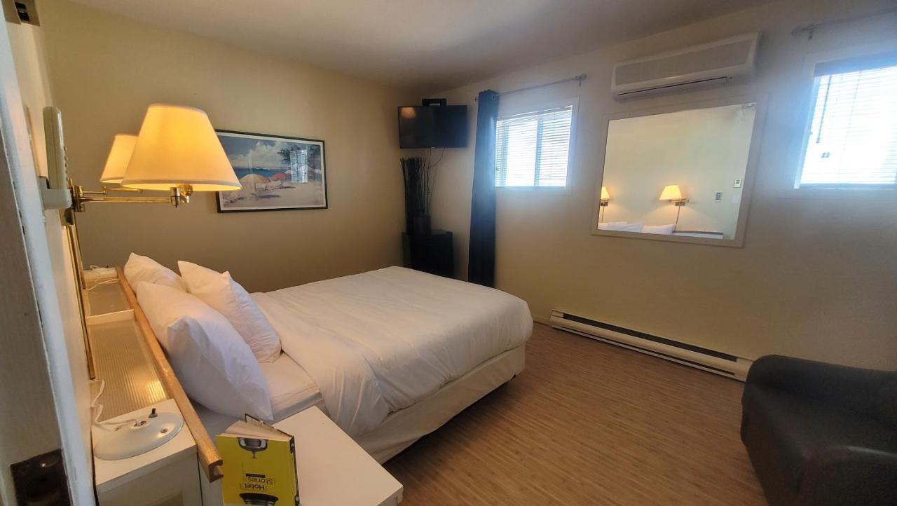 Hotel Aquamer Carleton-sur-Mer Екстериор снимка
