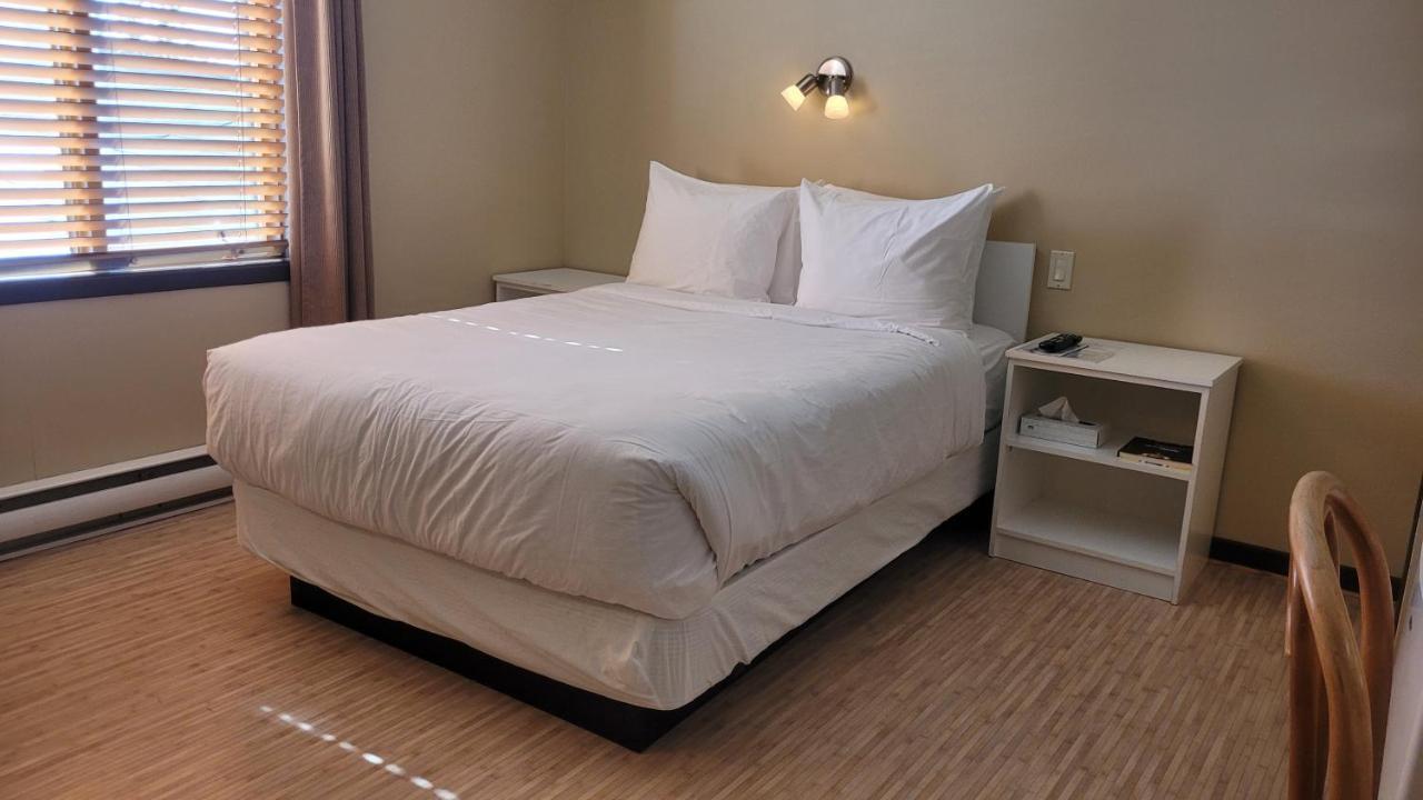 Hotel Aquamer Carleton-sur-Mer Екстериор снимка