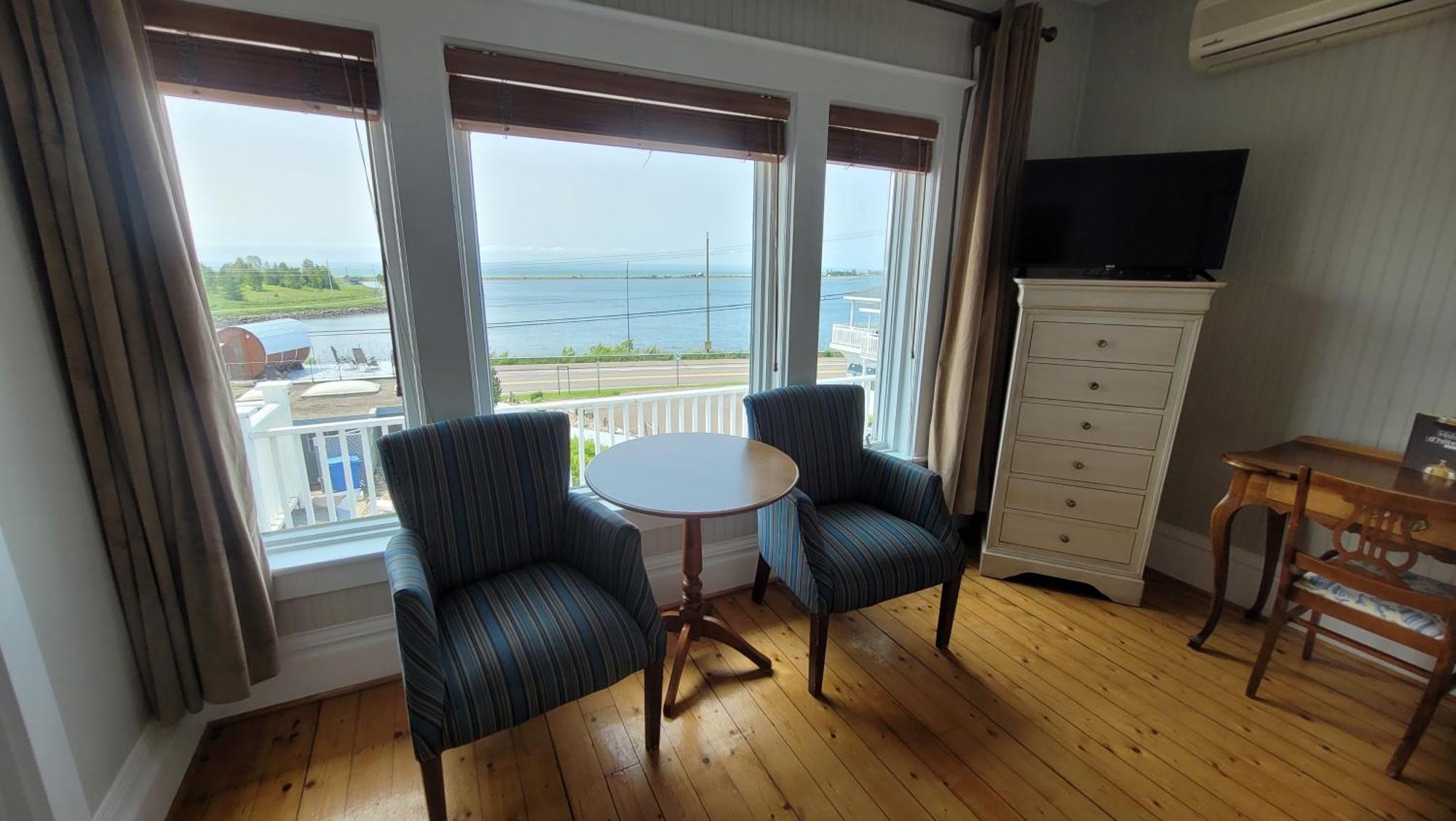 Hotel Aquamer Carleton-sur-Mer Екстериор снимка